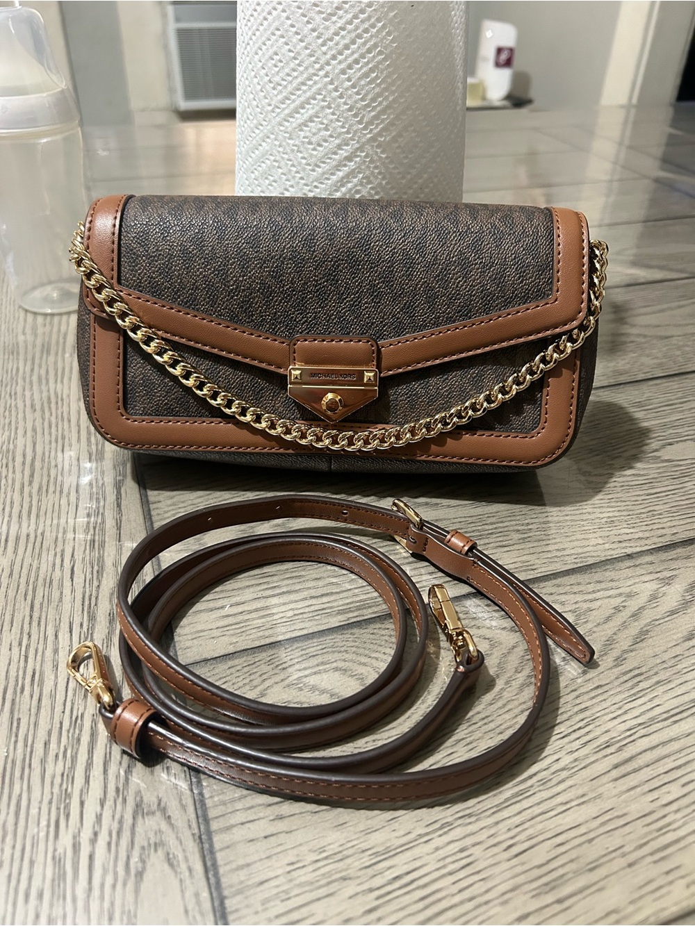 Michael kors crossbody bag